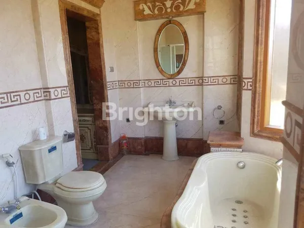 image RUMAH MEWAH SIAP HUNI REGENCY 21 DEKAT MERR  (5)