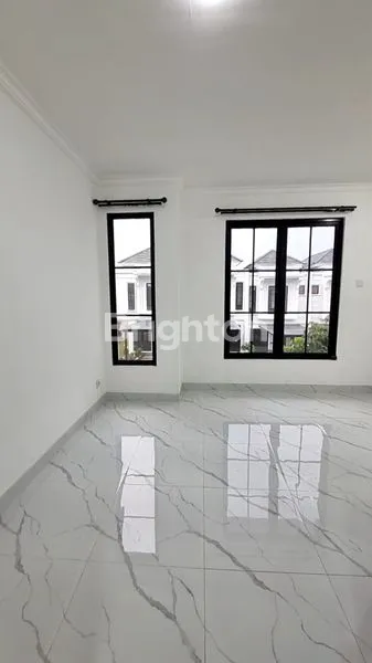 image RUMAH MEWAH 2 LANTAI, KONDISI BARU DI CIMANGGIS GOLF ESTATE. (5)