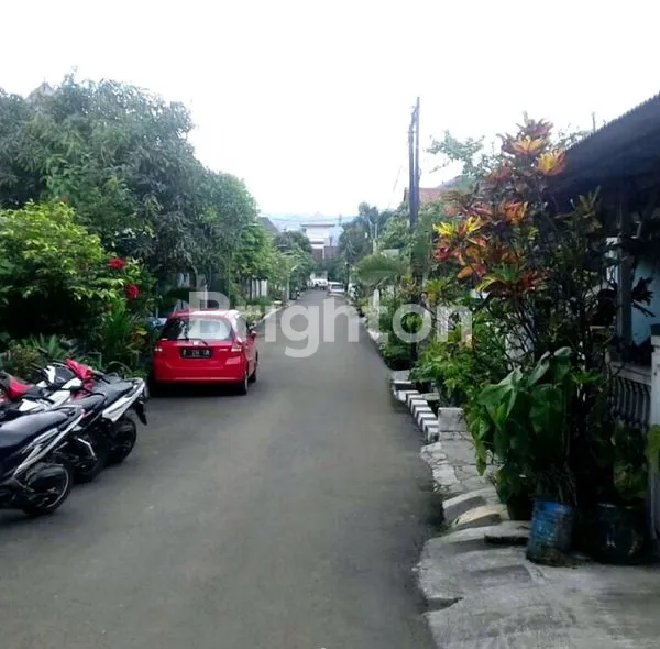 image RUMAH KOST 2 LANTAI JUAL CEPAT MURAH DIBAWAH HARGA NJOP STRATEGIS SAYAP JL JAKARTA  KOTA BANDUNG (8)