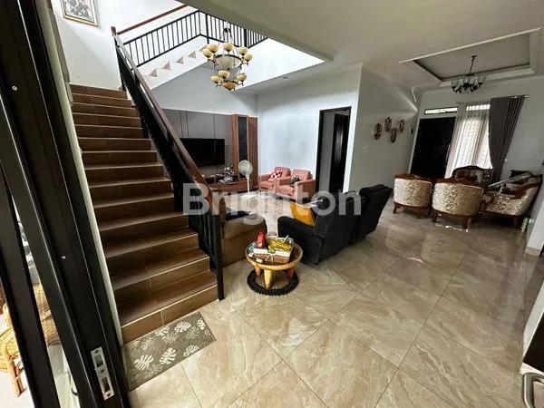 image RUMAH MEWAH DI KENCANA LOKA BSD SIAP HUNI  (3)