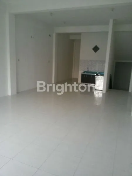 image RUKO 3 LANTAI DENGAN LUAS 225 METER DI JALAN YOS SUDARSO (8)