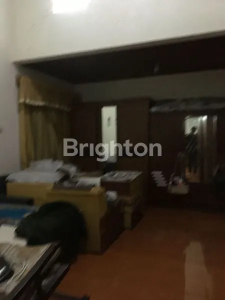 image RUMAH LUAS 2 LANTAI POSISI DI DALAM KOMPLEK (8)