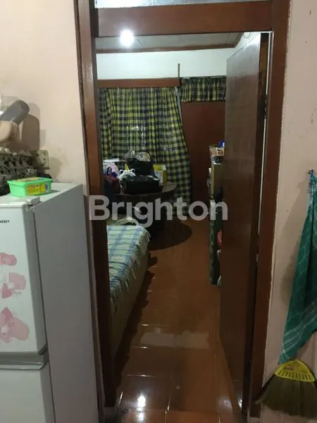 image RUMAH LUAS 2 LANTAI POSISI DI DALAM KOMPLEK (6)