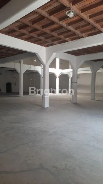 image DISEWAKAN GUDANG LUAS 800 METER  KONDISI BAGUS DAN SIAP PAKAI DENGAN LOKASI STRATEGIS (2)