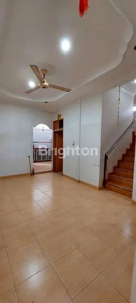 image RUMAH MEWAH 2 LANTAI DEKAT MALL CIPUTRA SERAYA PEKANBARU (3)