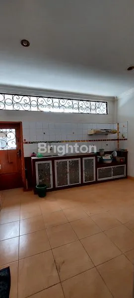 image RUMAH MEWAH 2 LANTAI DEKAT MALL CIPUTRA SERAYA PEKANBARU (4)