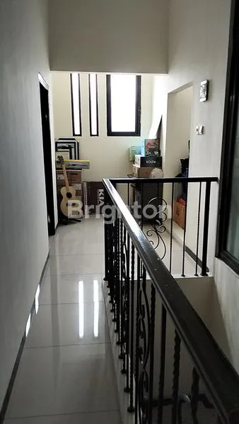 image 1M AN RUMAH 2 LANTAI SIAP HUNI TERAWAT LEBAR 7 DARMO INDAH SURABAYA BARAT (5)