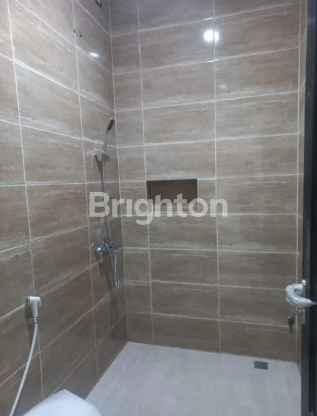 image RUMAH 2 LANTAI MEDANG LESTARI BISA BUAT USAHA JALAN BISA 2 MOBIL TANGERANG (4)