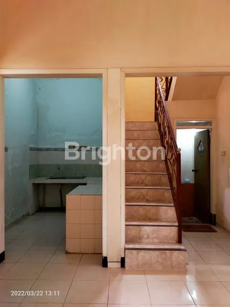 image RUMAH 2 LANTAI LOKASI STRATEGIS DI CANDI2 KOTA MALANG (4)