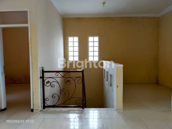 image RUMAH 2 LANTAI LOKASI STRATEGIS DI CANDI2 KOTA MALANG (8)