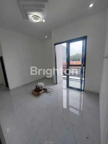 image RUMAH BARU 2 LT CANTIK DI TAMAN UBUD LIPPO KARAWACI TANGERANG (6)