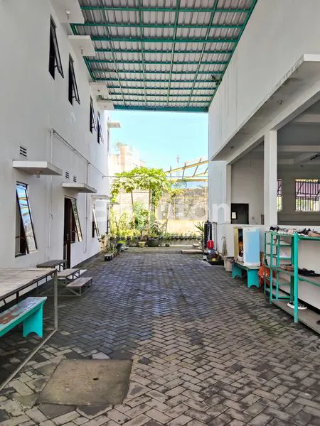 image KANTOR LUAS 2 LANTAI DI RADEN INTAN (4)