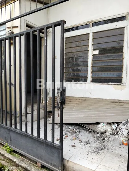 image RUMAH SEDIKIT RENOVASI DI TANGGUL MAS TANAH MAS SEMARANG (8)