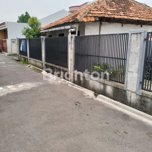 image RUMAH KONTRAKAN LUAS DI KEBON JERUK (3)