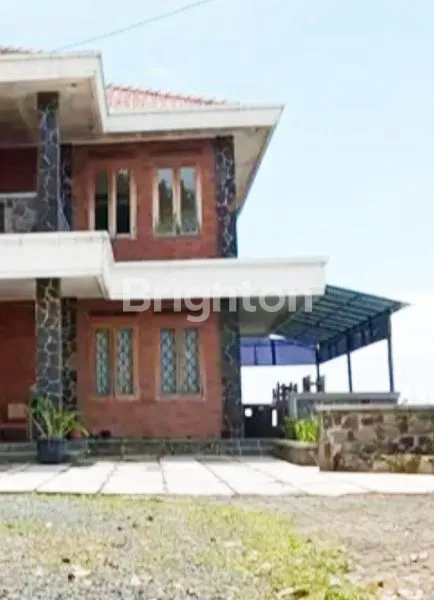 image RUMAH SEMI VILLA CIUMBULEUIT (2)