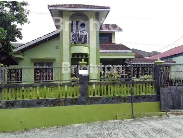 image RUMAH BAGUS 2 LANTAI DI PERUMAHAN BUMI RENGGANIS (1)