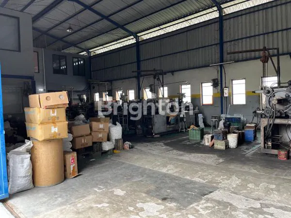 image EKS PABRIK POT KOSMETIK KEBRAON DIJUAL CEPAT (6)