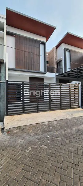 image RUMAH BARU MODERN MINIMALIS SUTOREJO (3)