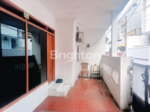 image RUMAH 1,5 LANTAI HITUNG TANAH, STRATEGIS & BEBAS BANJIR COCOK UNTUK HUNIAN TENANG & KOS-KOSAN BISA TAMBAH LAHAN HINGGA 165-220 M2 DI TANJUNG DUREN, JAKARTA BARAT. (2)