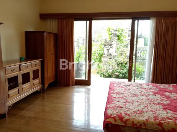 image VILLA LUAS DAN STRATEGIS DI SIULAN, DENPASAR TIMUR! (4)