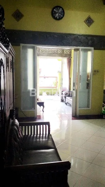 image RUMAH 2 LANTAI SIAP HUNI DI JL JEMBAWAN SAWOJAJAR (3)