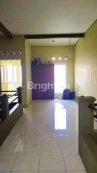 image RUMAH 2 LANTAI SIAP HUNI DI JL JEMBAWAN SAWOJAJAR (4)