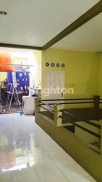 image RUMAH 2 LANTAI SIAP HUNI DI JL JEMBAWAN SAWOJAJAR (5)