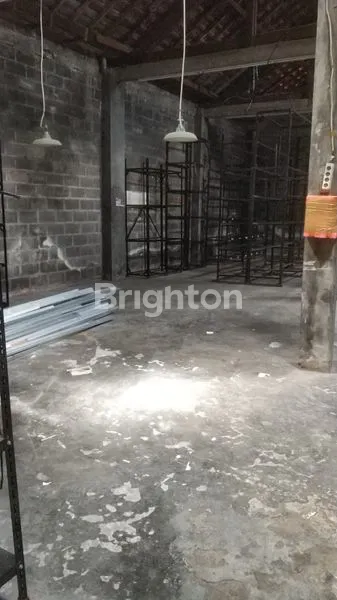 image RUMAH GUDANG PLOSO TIMUR TAMBAKSARI (8)