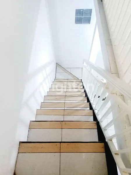 image KOS 17 KAMAR BARU RENOVASI, FULL FURNISHED & AC, SIAP BEROPERASI, LOKASI STRATEGIS & BEBAS BANJIR DI TANJUNG DUREN, JAKARTA BARAT (3)