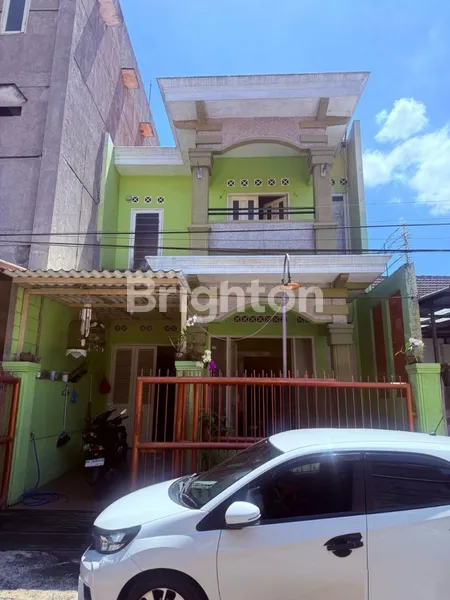image RUMAH 2 LANTAI SIAP HUNI DI JL JEMBAWAN SAWOJAJAR (1)