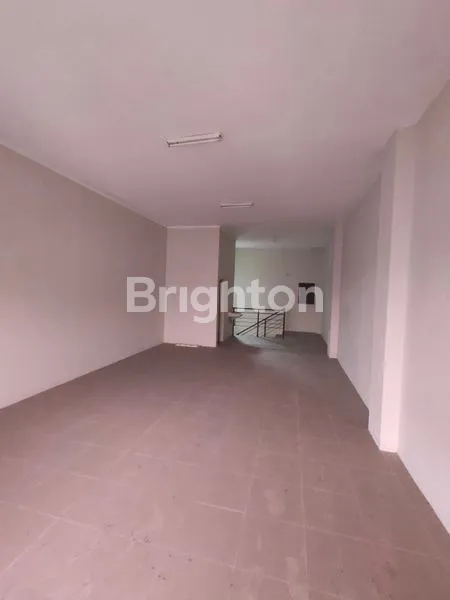 image RUKO PUSAT KOTA SOLO 3 LANTAI (2)