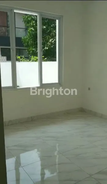 image RUMAH LUAS LEGA NYAMAN  AMAN ASRI STRATEGIS  METLAND JAKARTA BARAT (5)