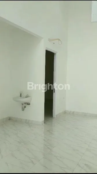 image RUMAH LUAS LEGA NYAMAN  AMAN ASRI STRATEGIS  METLAND JAKARTA BARAT (4)