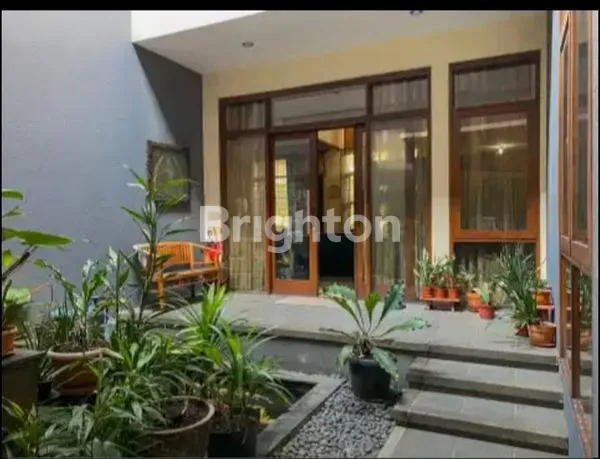 image RUMAH MEWAH TENGAH KOTA SIAP HUNI (8)