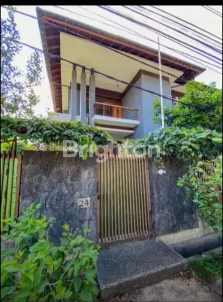 image RUMAH MEWAH TENGAH KOTA SIAP HUNI (1)