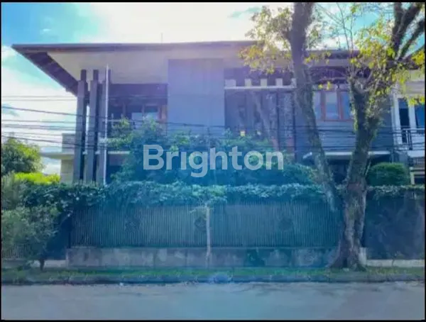 image RUMAH MEWAH TENGAH KOTA SIAP HUNI (4)