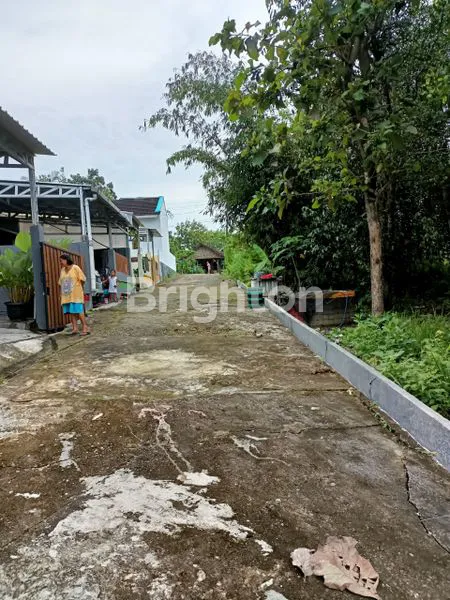 TANAH KAVLING SIAP BANGUN DEKAT PERUM  JATI SAWIT BALECATUR SLEMAN YOGYAKARTA