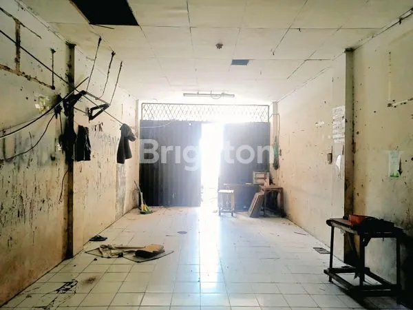 image RUKO 3 LANTAI BISA EXTENSION 2 UNIT UNTUK KONVEKSI, GUDANG, PERCETAKAN, TEMPAT PRODUKSI DI JELAMBAR, JAKARTA BARAT. (5)