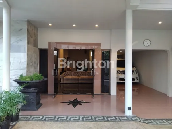 image  RUMAH MEWAH SEMI FURNISH SURABAYA (1)