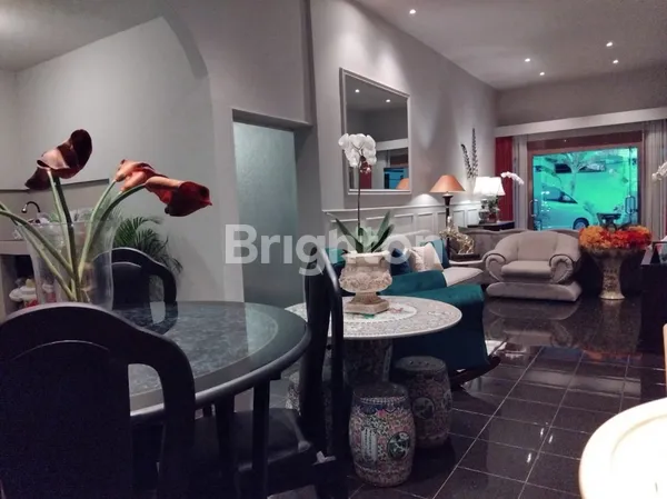 image  RUMAH MEWAH SEMI FURNISH SURABAYA (2)