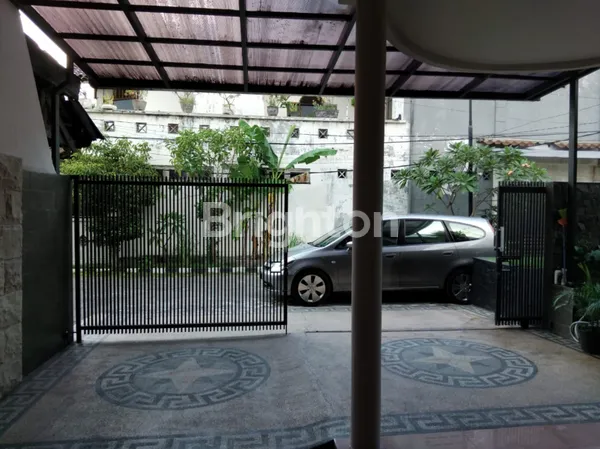 image  RUMAH MEWAH SEMI FURNISH SURABAYA (5)