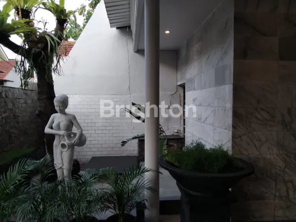 image  RUMAH MEWAH SEMI FURNISH SURABAYA (8)