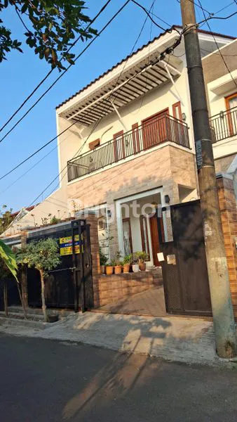 image RUMAH SIAP HUNI NYAMAN DAN ASRI TENGAH KOTA (1)