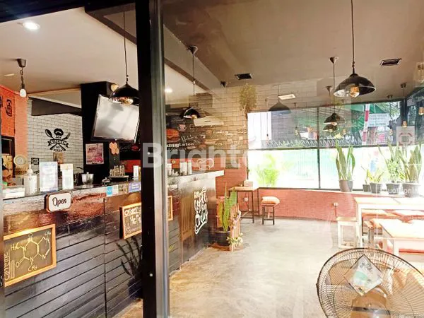 image RUMAH HOOK LOKASI STRATEGIS DI KELAPA GADING (4)