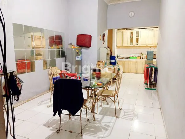image RUMAH HOOK LOKASI STRATEGIS DI KELAPA GADING (8)