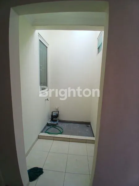 image *DI JUAL  RUMAH CANTIK  1  LT DG 4 KAMAR TIDUR,  PLUS BONUS 3 AC  DAERAH GRAHA PADMA  SEMARANG* (5)