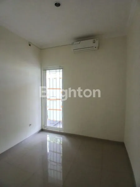 image *DI JUAL  RUMAH CANTIK  1  LT DG 4 KAMAR TIDUR,  PLUS BONUS 3 AC  DAERAH GRAHA PADMA  SEMARANG* (3)