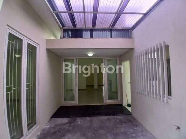 image *DI JUAL  RUMAH CANTIK  1  LT DG 4 KAMAR TIDUR,  PLUS BONUS 3 AC  DAERAH GRAHA PADMA  SEMARANG* (2)