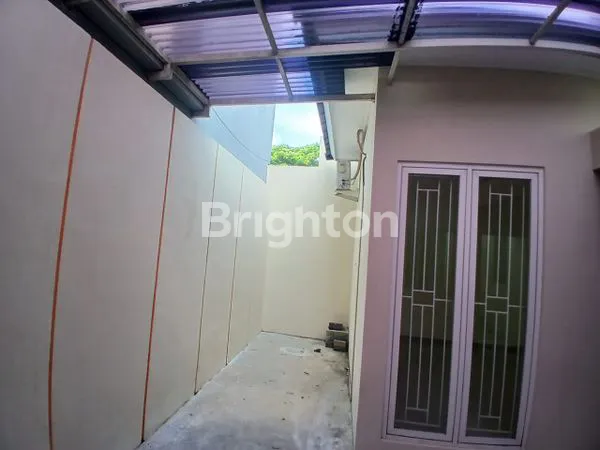 image *DI JUAL  RUMAH CANTIK  1  LT DG 4 KAMAR TIDUR,  PLUS BONUS 3 AC  DAERAH GRAHA PADMA  SEMARANG* (4)