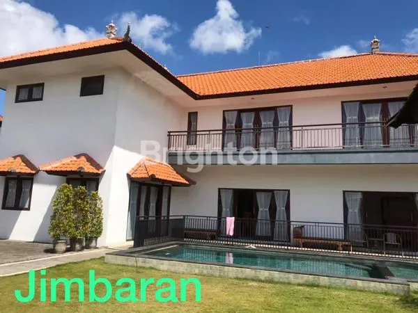 image VILLA LUAS 2 LANTAI 4 BEDROOM JIMBARAN BALI (1)